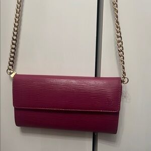Louis Vuitton - Elegant Pink with gold Chain Strap Wallet